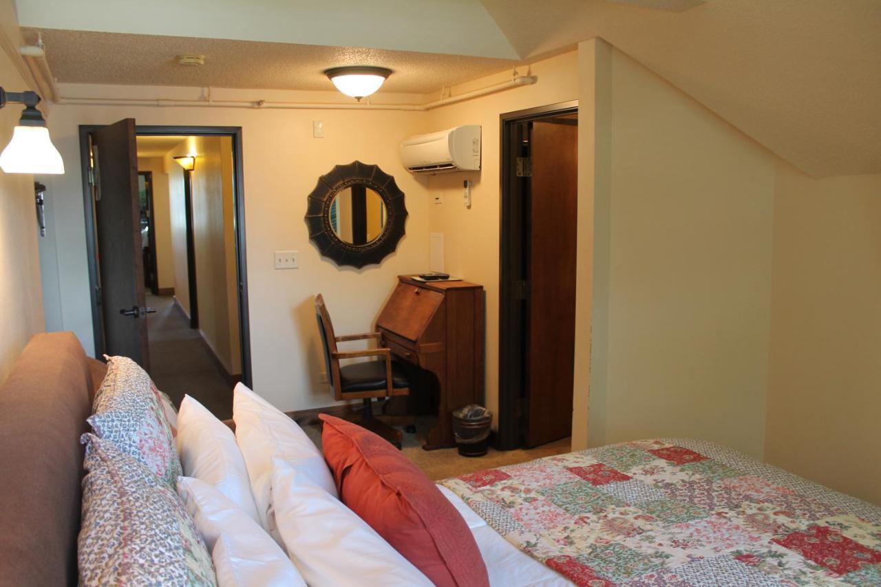 Iowa House Historic Inn 艾姆斯 外观 照片