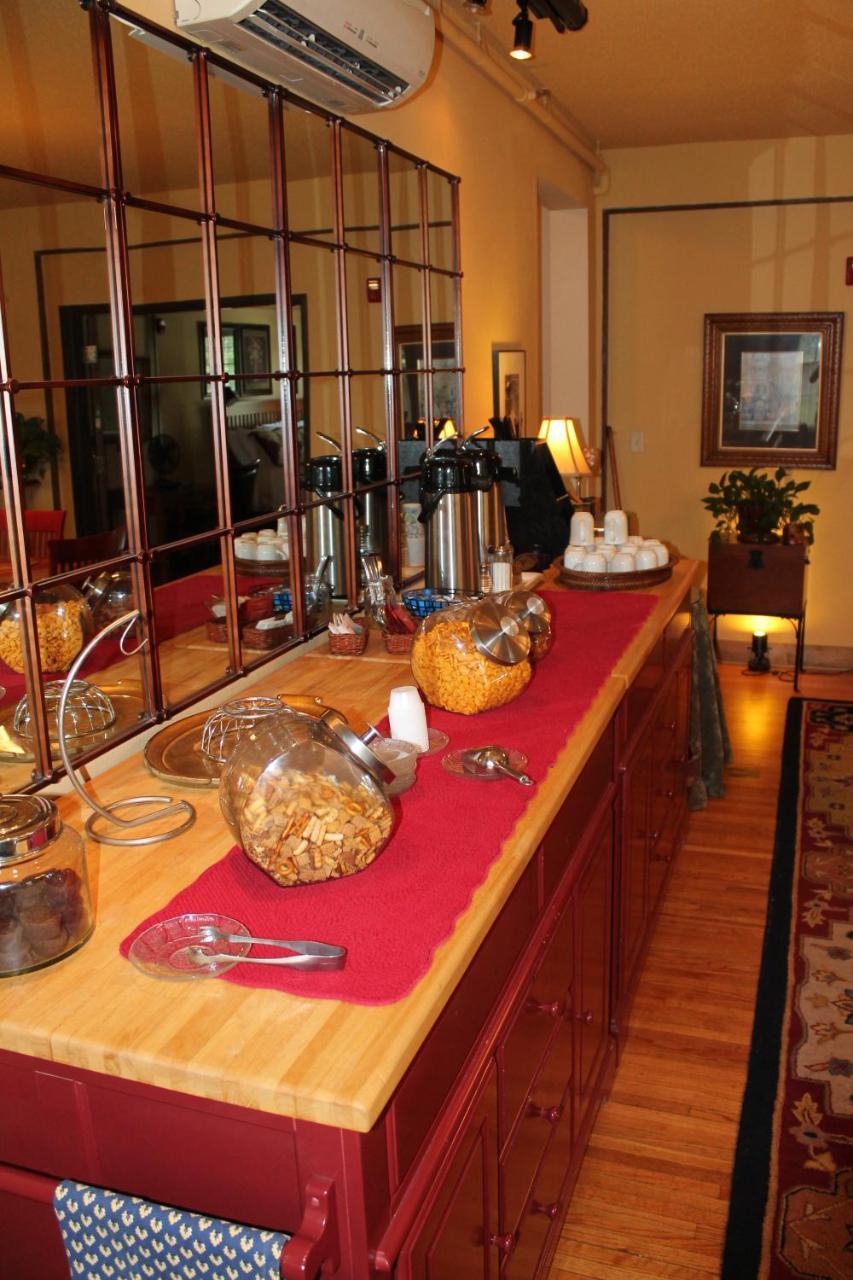Iowa House Historic Inn 艾姆斯 外观 照片