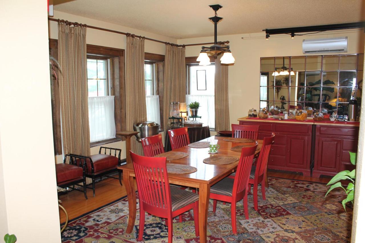 Iowa House Historic Inn 艾姆斯 外观 照片