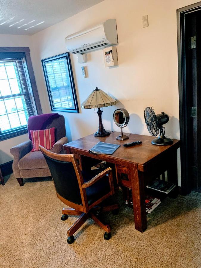 Iowa House Historic Inn 艾姆斯 外观 照片