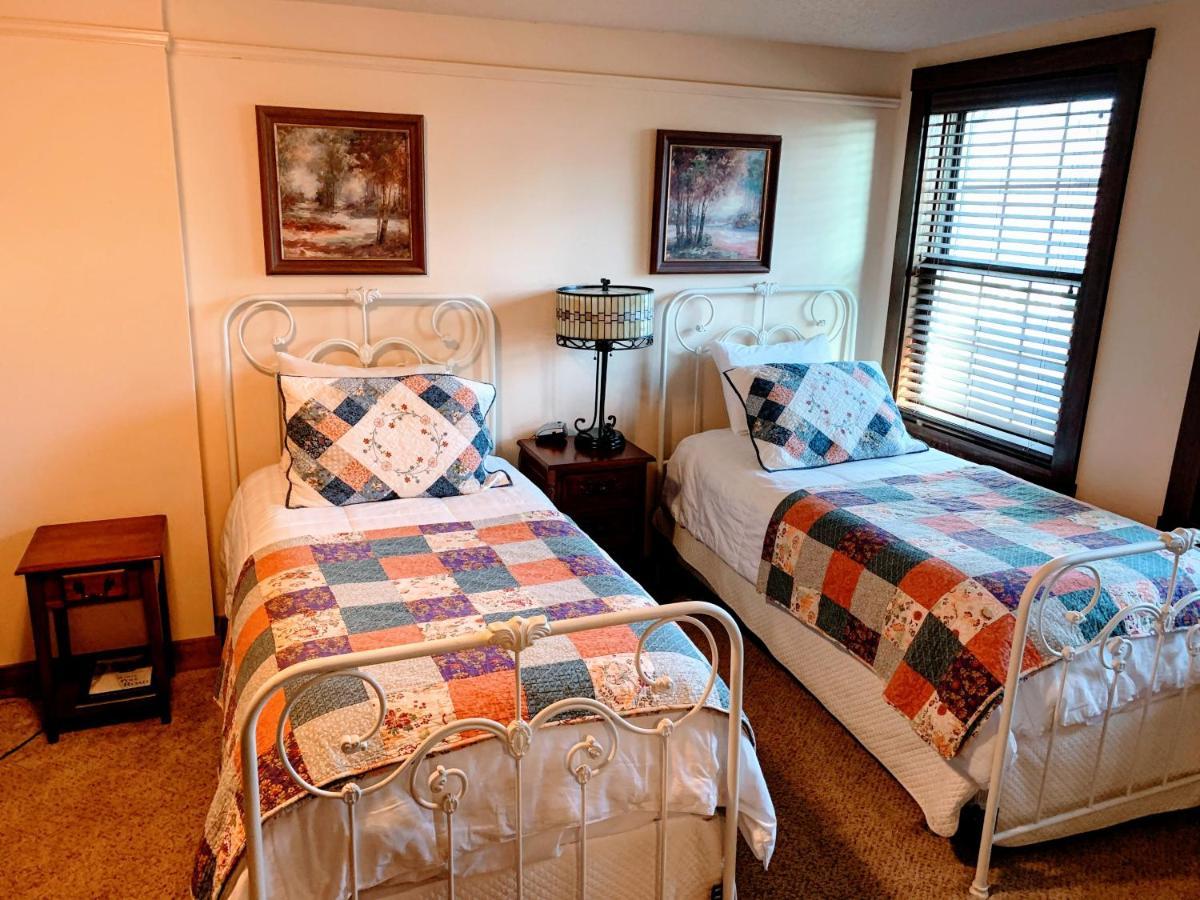Iowa House Historic Inn 艾姆斯 外观 照片